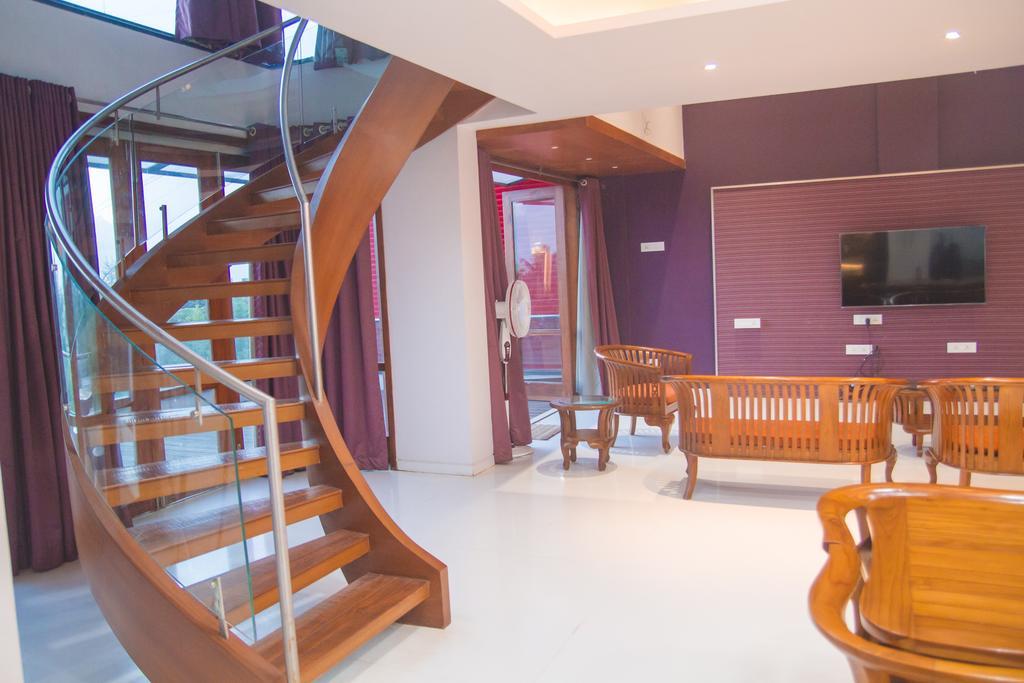 Gulmohar - Luxurious Penthouse Family Rooms Kolhapur Εξωτερικό φωτογραφία